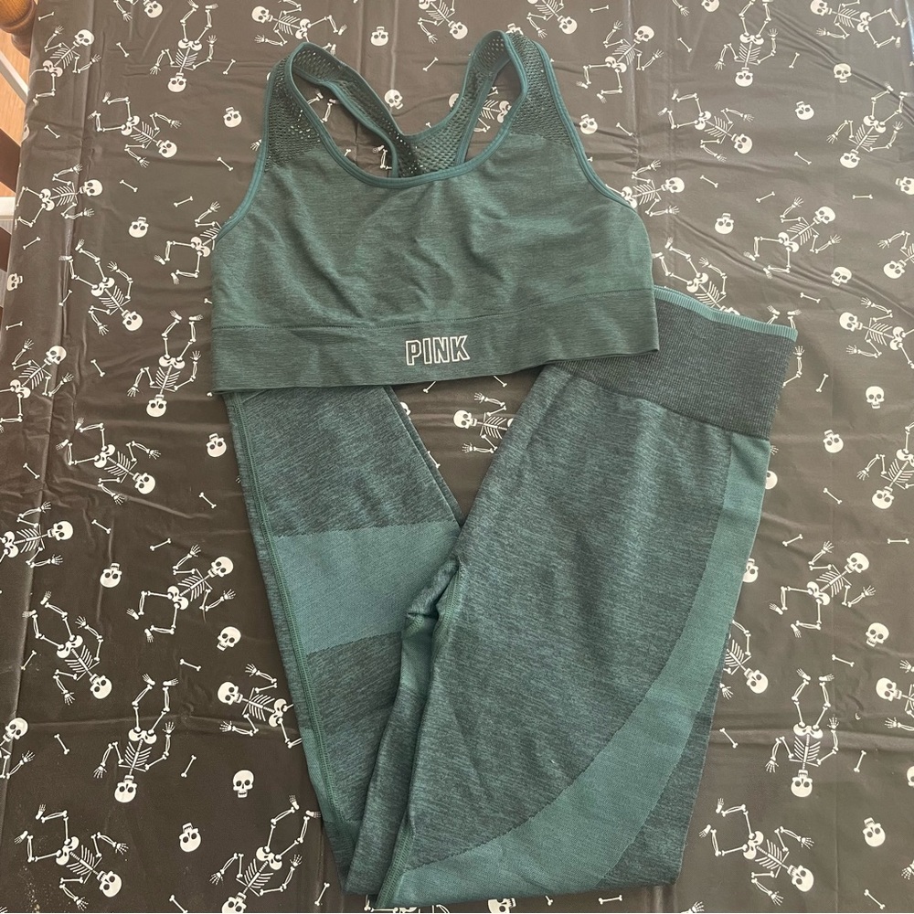 Green VS Pink Seamless Workout Set